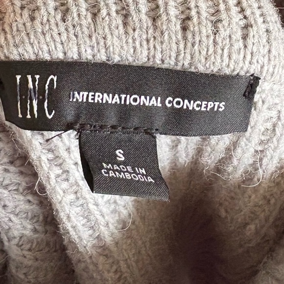 INC International Concepts Woman’s Small Light Gray Cold Shoulder Sweater - Picture 8 of 8